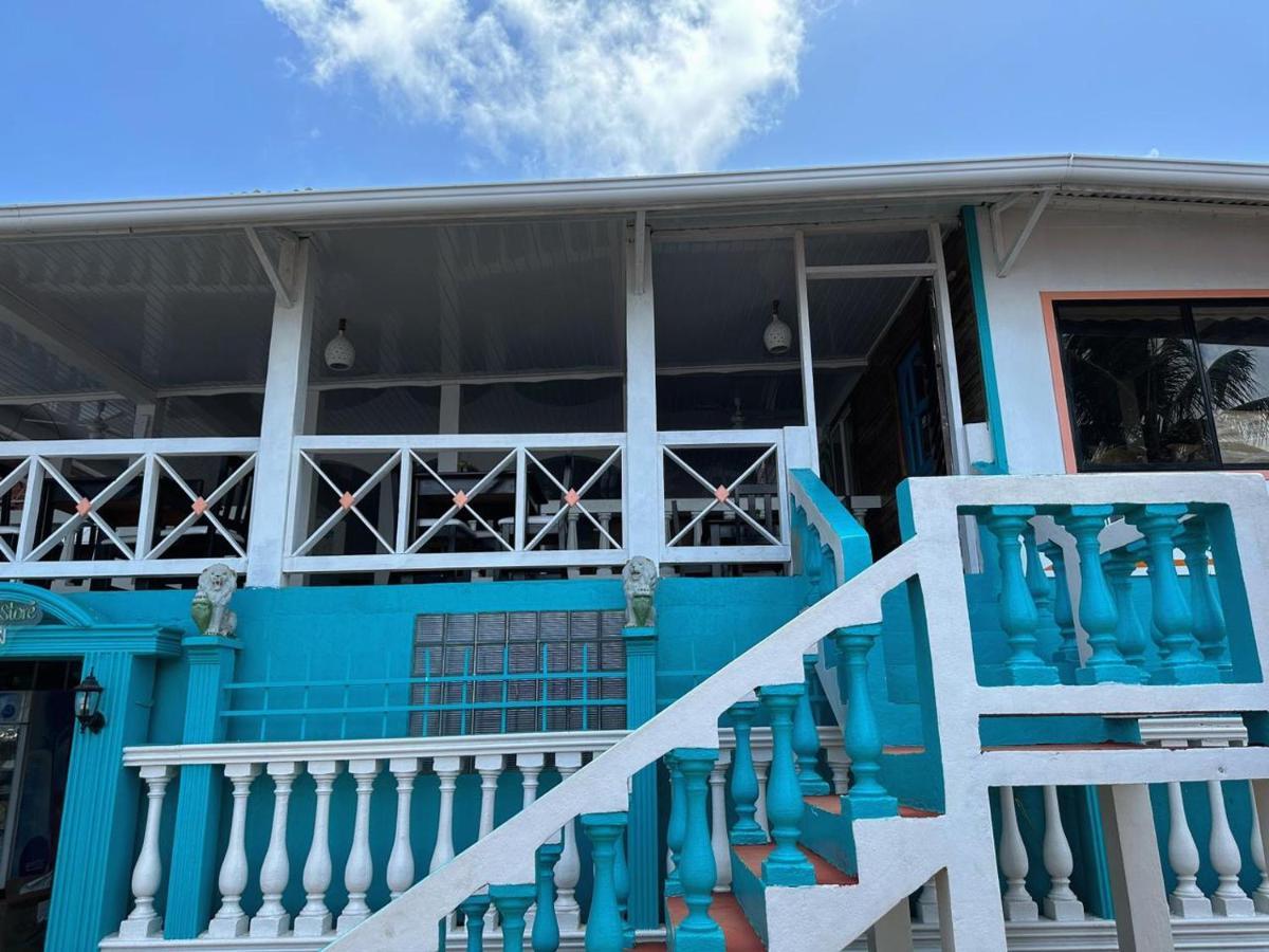 Los Delfines Hotel & Dive Center Ilhas do Milho Exterior foto