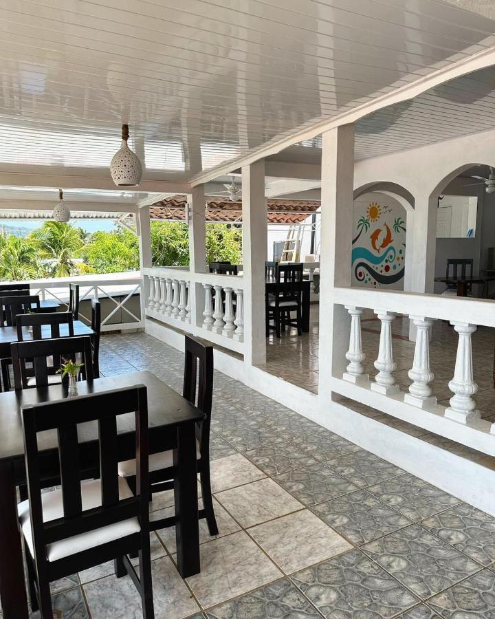 Los Delfines Hotel & Dive Center Ilhas do Milho Exterior foto